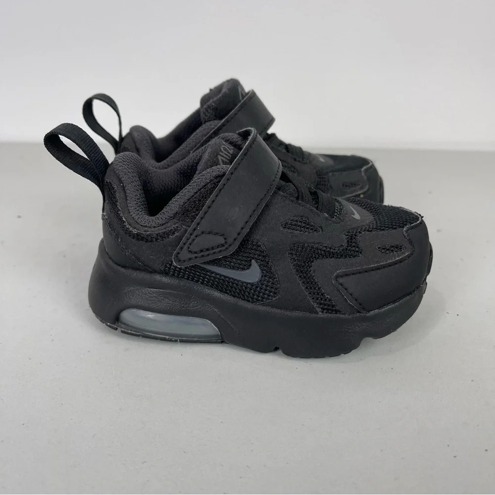 Nike AirMax 200 Black Sneakers Low Top Toddler Size 4C Unisex Baby AT5629-001 - Picture 2 of 8